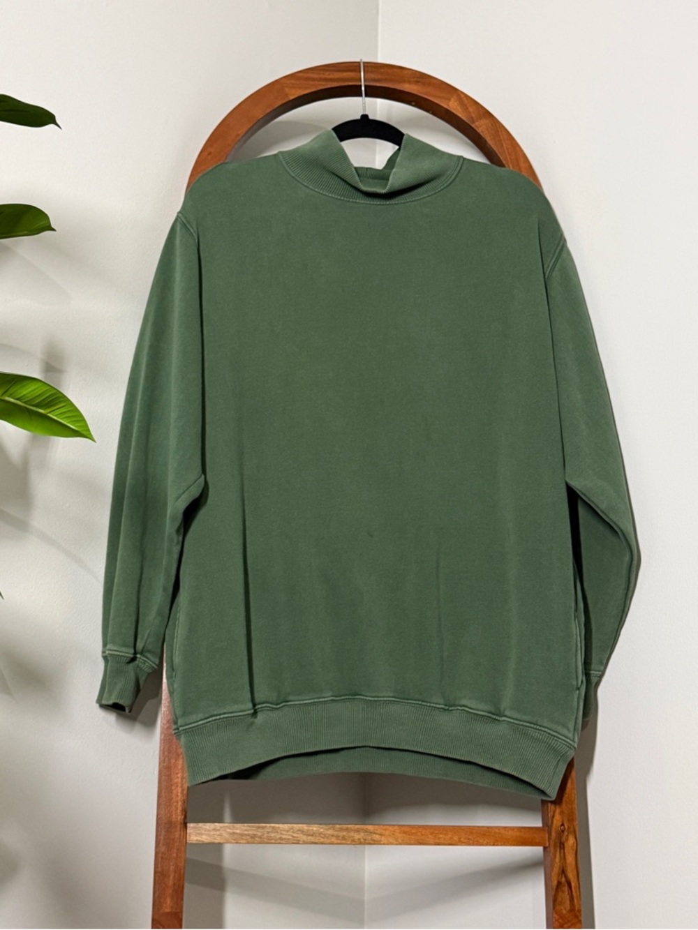 Aerie MEDIUM Green The Sweat Everyday Mock Neck Sweatshirt